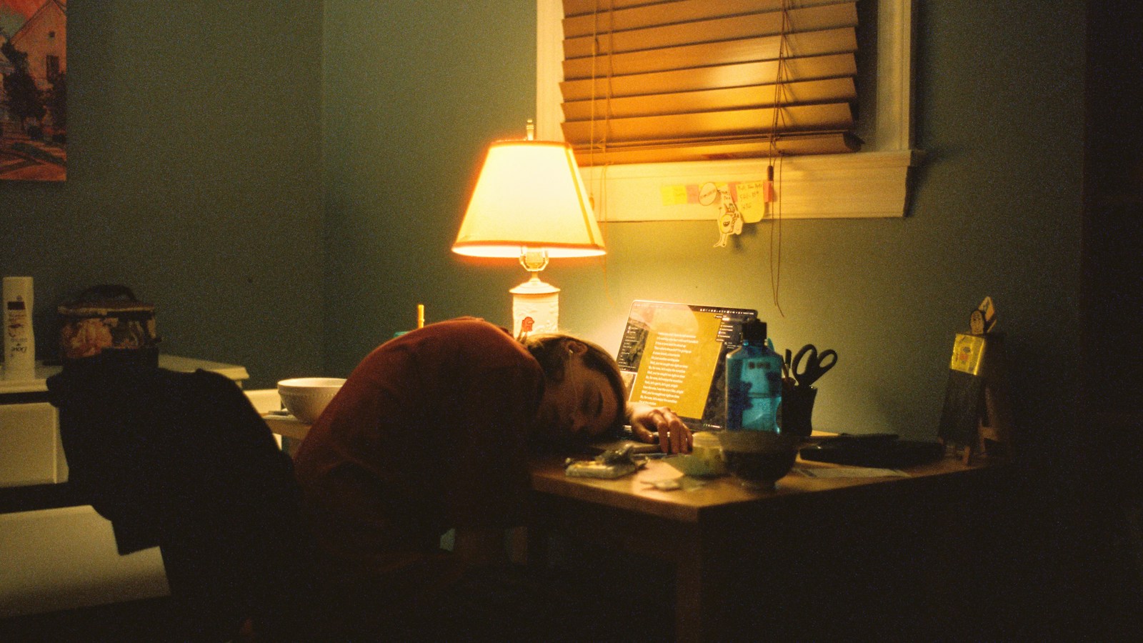 Afternoon Slump: Why You Crash at 3 PM (and What Actually Helps)